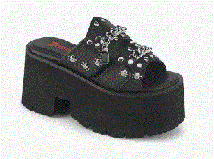 デモニアの靴が今キテる理由